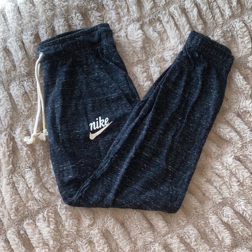 NWOT Nike Joggers Sweatpants
